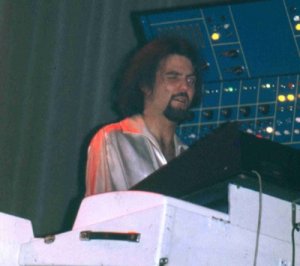 Albert Letecheur, Mellotron just about visible